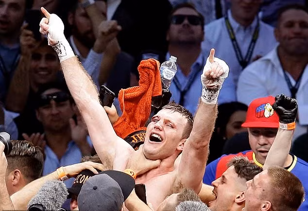 Bất ngờ hạ Pacquiao, ‘thầy giáo’ Jeff Horn giành đai WBO hạng bán trung ảnh 3