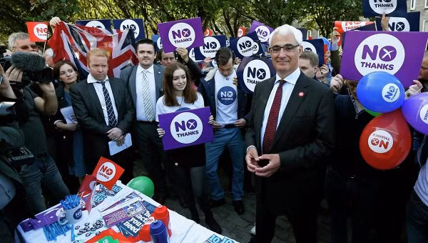 Biểu tình phản đối Scotland tách khỏi Vương quốc Anh ảnh 1