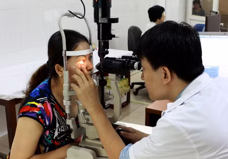 Ngăn chặn bệnh đau mắt đỏ lây lan ảnh 1