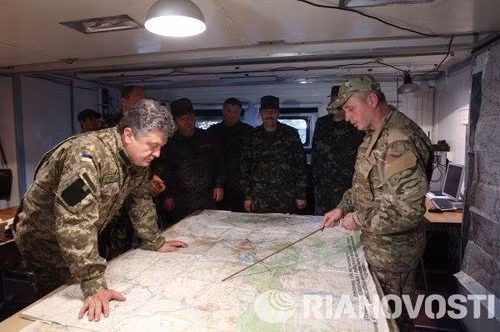 Nhìn lại 100 ngày cầm quyền của ông Poroshenko ảnh 5