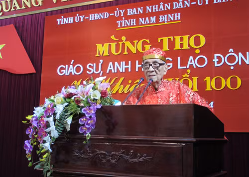 Mừng Giáo sư - Anh hùng Lao động Vũ Khiêu tuổi 100 ảnh 2