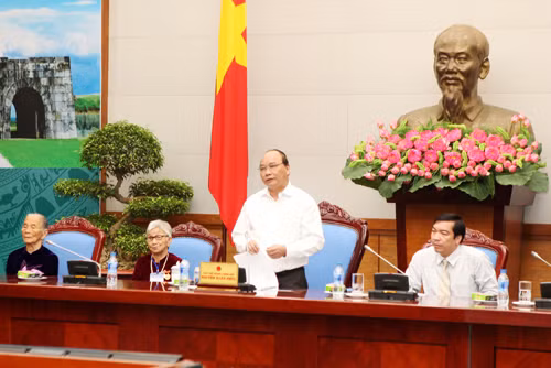 Phó Thủ tướng Nguyễn Xuân Phúc tiếp đoàn đại biểu người có công tỉnh Quảng Ngãi ảnh 1