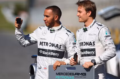 Lewis Hamilton và Nico Rosberg tranh chấp ngôi vương ảnh 1