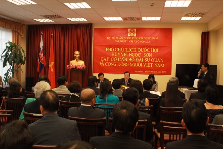 Đoàn đại biểu cấp cao Quốc hội Việt Nam thăm Slovakia ảnh 4