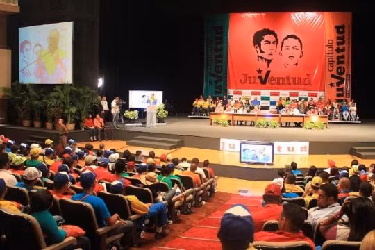 Venezuela chủ trương trẻ hóa cán bộ ảnh 1