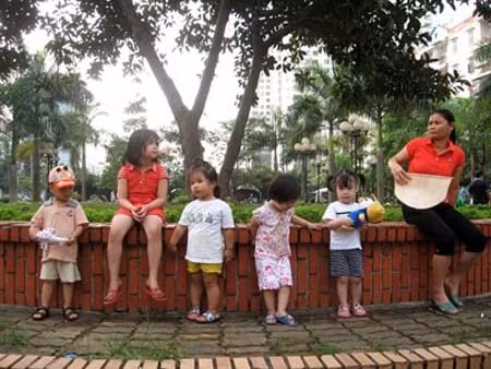 Trả lại tuổi thơ những ngày hè-Bài 1: Muôn mặt... “nghỉ hè” ảnh 1