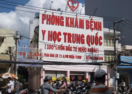 Siết chặt quản lý các phòng khám có yếu tố người nước ngoài ảnh 1