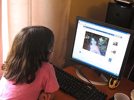 Có nên cho trẻ truy cập mạng xã hội Facebook? ảnh 1