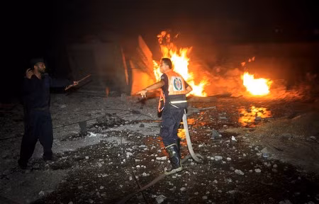 Ixraen lại không kích Dải Gaza ảnh 1