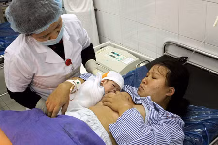 Trên 70% ca tử vong mẹ xảy ra khi mang thai và sinh đẻ ảnh 1