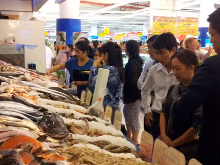 Siêu thị, cửa hàng tiện lợi chiếm ưu thế ảnh 1