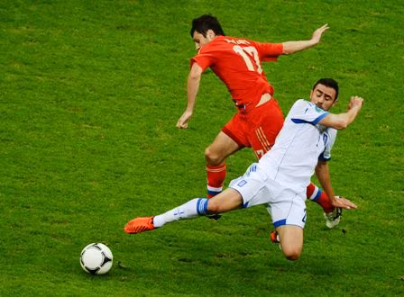 Bi hài chuyện bên lề sân cỏ EURO 2012 ảnh 1