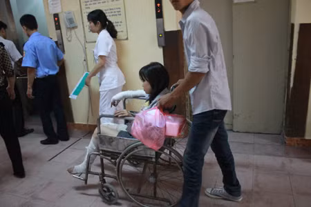 Vụ nổ tại tiệm vàng phố Nguyễn Thái Học: Mục đích là để cướp? ảnh 1