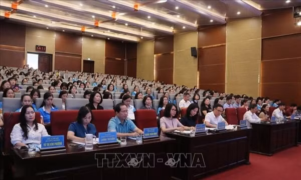 Đối thoại chính sách hỗ trợ phụ nữ phát triển kinh tế