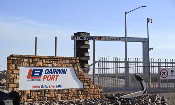 Cổng vào cảng Darwin tại Australia. Ảnh: Kyodo