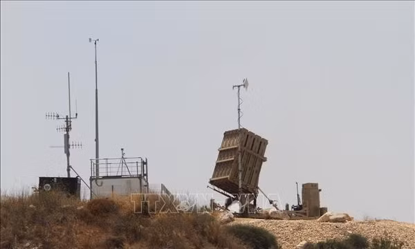 Hệ thống phòng thủ tên lửa Vòm Sắt của Israel. Ảnh: THX/TTXVN 