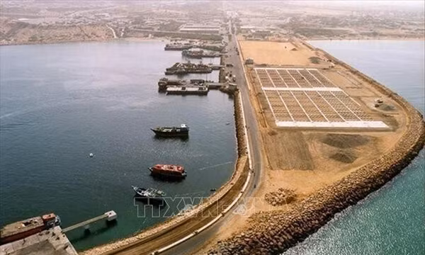 Iran tìm cách xoay xở khi thương mại đường biển phía Nam bị 'bóp nghẹt'