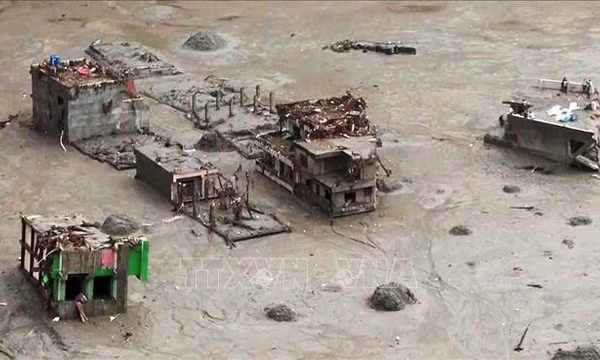 Thiệt hại sau lũ quét tại Rasuwa, Nepal. Ảnh: ANI/TTXVN phát