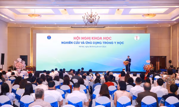 Hội nghị khoa học với chủ đề Nghiên cứu và ứng dụng trong y học do Tổng Hội y học Việt Nam tổ chức.