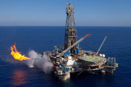 Nga, Iran ký thỏa thuận lắp giàn khoan 1 tỉ USD ảnh 1
