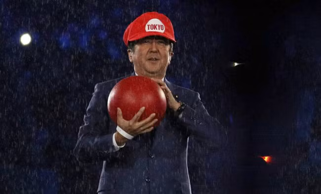 Thủ tướng Nhật gây sốt khi vào vai Mario ảnh 2