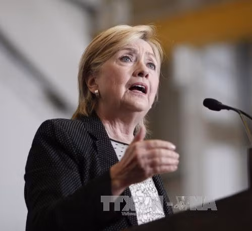 Bà Clinton phải trả lời bằng văn bản vụ thư điện tử ảnh 1