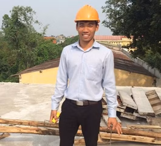 Vượt khó từ nghề phụ hồ trở thành thủ khoa Xây dựng ảnh 1