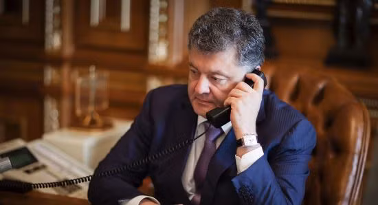 Ông Poroshenko phàn nàn không liên lạc được với ông Putin ảnh 1