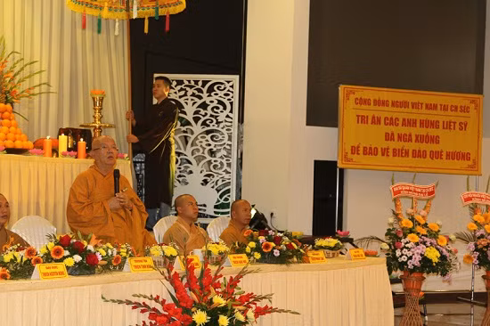 Đại lễ Vu Lan 2016 tri ân các anh hùng liệt sĩ ảnh 1