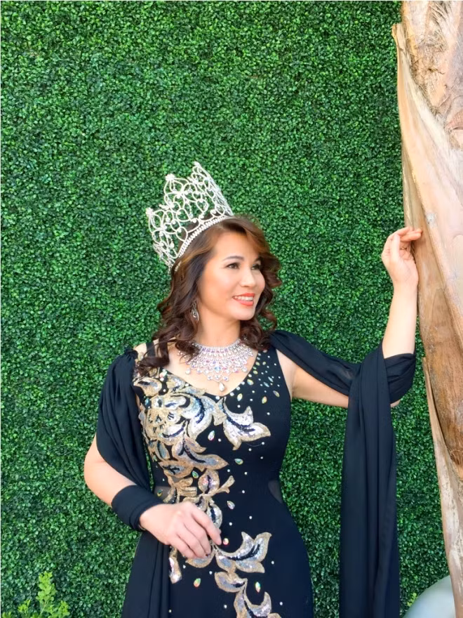 Natalie Luttmer đăng quang Hoa hậu Quý bà Mỹ 2016 ảnh 9