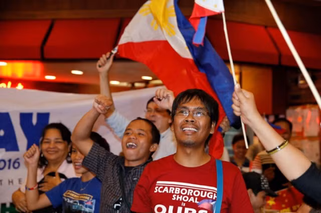 Đằng sau việc Tổng thống Philippines bất ngờ đổi giọng với Trung Quốc ảnh 1