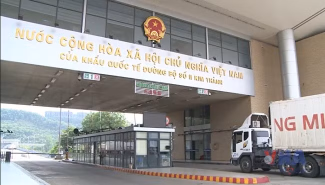 Quyết liệt chống buôn lậu ngay từ biên giới