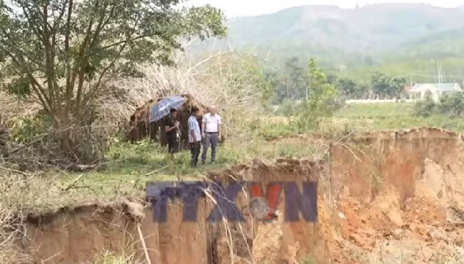 Sạt lở bờ sông Pô Kô – nỗi lo trước mùa mưa bão 