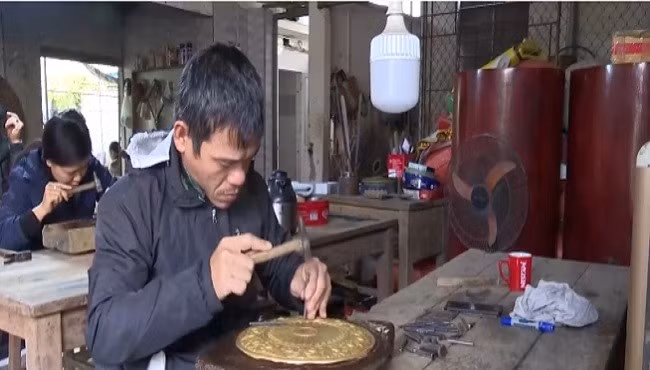 Gìn giữ tinh hoa nghề chạm bạc