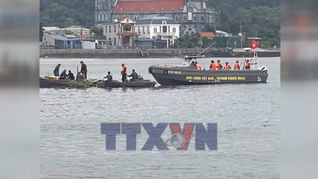 Dông lốc tại Cô Tô khiến 2 mẹ con tử vong