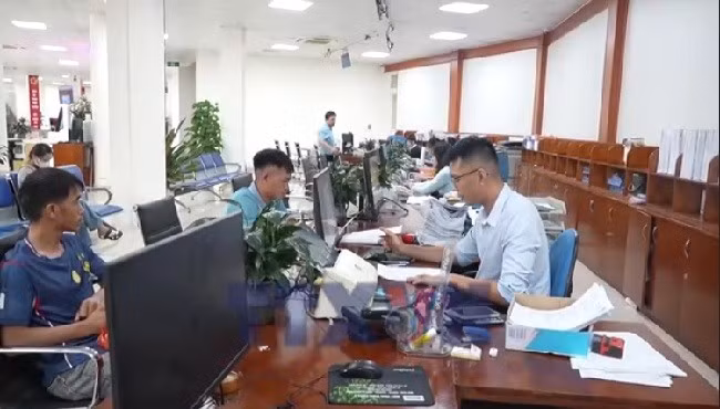 Cải cách hành chính lấy người dân và doanh nghiệp là trung tâm