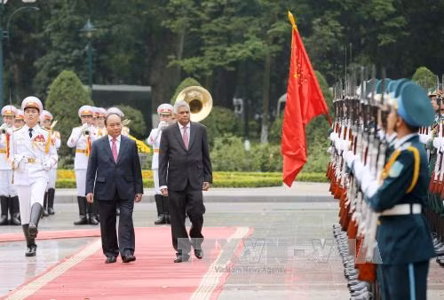 Thủ tướng Nguyễn Xuân Phúc đón, hội đàm với Thủ tướng Sri Lanka ảnh 1
