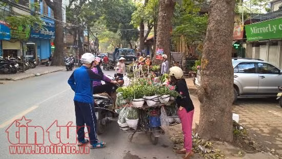 Lao động phi chính thức: Thời gian làm việc dài nhưng thu nhập thấp ảnh 1