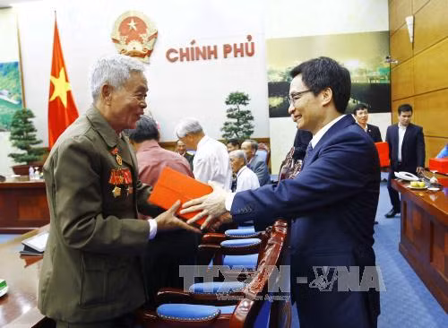 Phó Thủ tướng Vũ Đức Đam tiếp Đoàn đại biểu người có công tỉnh Khánh Hòa ảnh 2