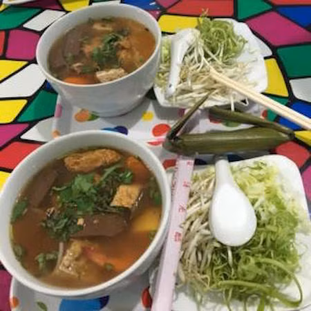 Những quán bún riêu 'nức tiếng' ở Sài Gòn ảnh 2
