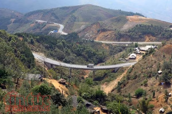 Hùng vĩ đường lên Tây Bắc ảnh 3