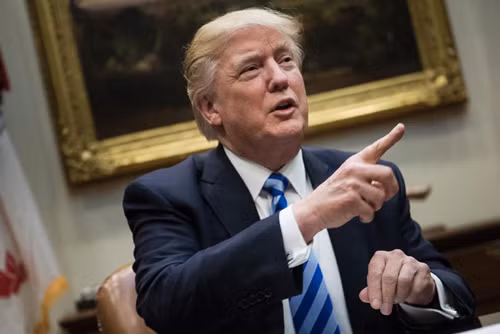Ông Trump tự hào vì dội ‘mẹ các loại bom’ xuống Afghanistan để diệt khủng bố ảnh 1