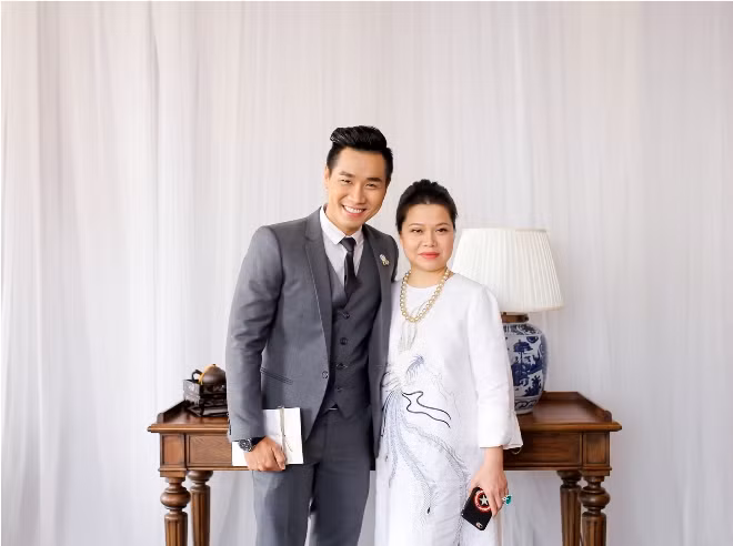 MC Nguyên Khang không thể 'cầm lòng' trước thời trang ảnh 8