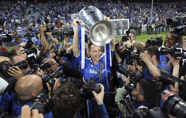 John Terry và Chelsea chính thức 'chia tay' vào cuối mùa ảnh 2