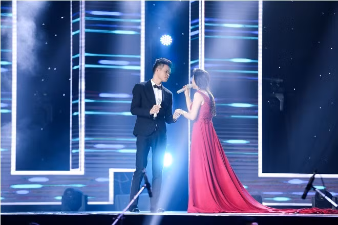 Thần tượng Bolero: Giảng viên thanh nhạc Hạ Vân 'thắng đậm' thày giáo dạy nhạc Ngô Lực ảnh 1