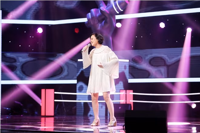 The Voice 2017: HLV Tóc Tiên khóc lã chã khi Phương Mai hát "Tell me why" ảnh 1