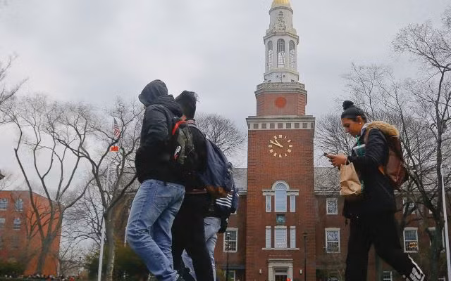 Dân lao động và trung lưu tại New York có thể học đại học miễn phí ảnh 1