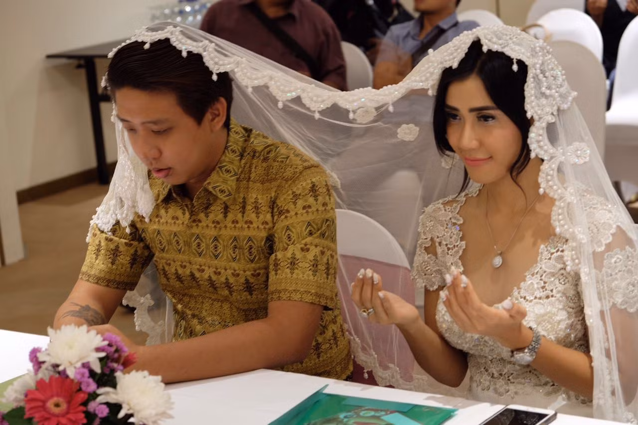 Hôn nhân thần tốc: Cưới nhau sau 6 ngày hẹn hò ảnh 3
