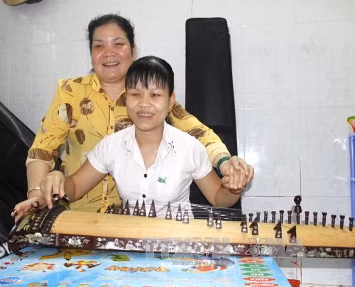 Khiếm thị nhưng không đầu hàng số phận ảnh 1