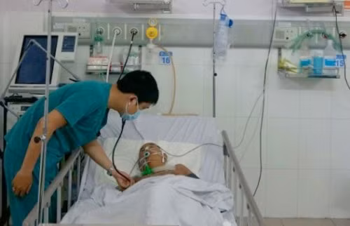 Cứu sống cụ ông bị ngưng tim, ngưng thở do thuyên tắc phổi ảnh 1